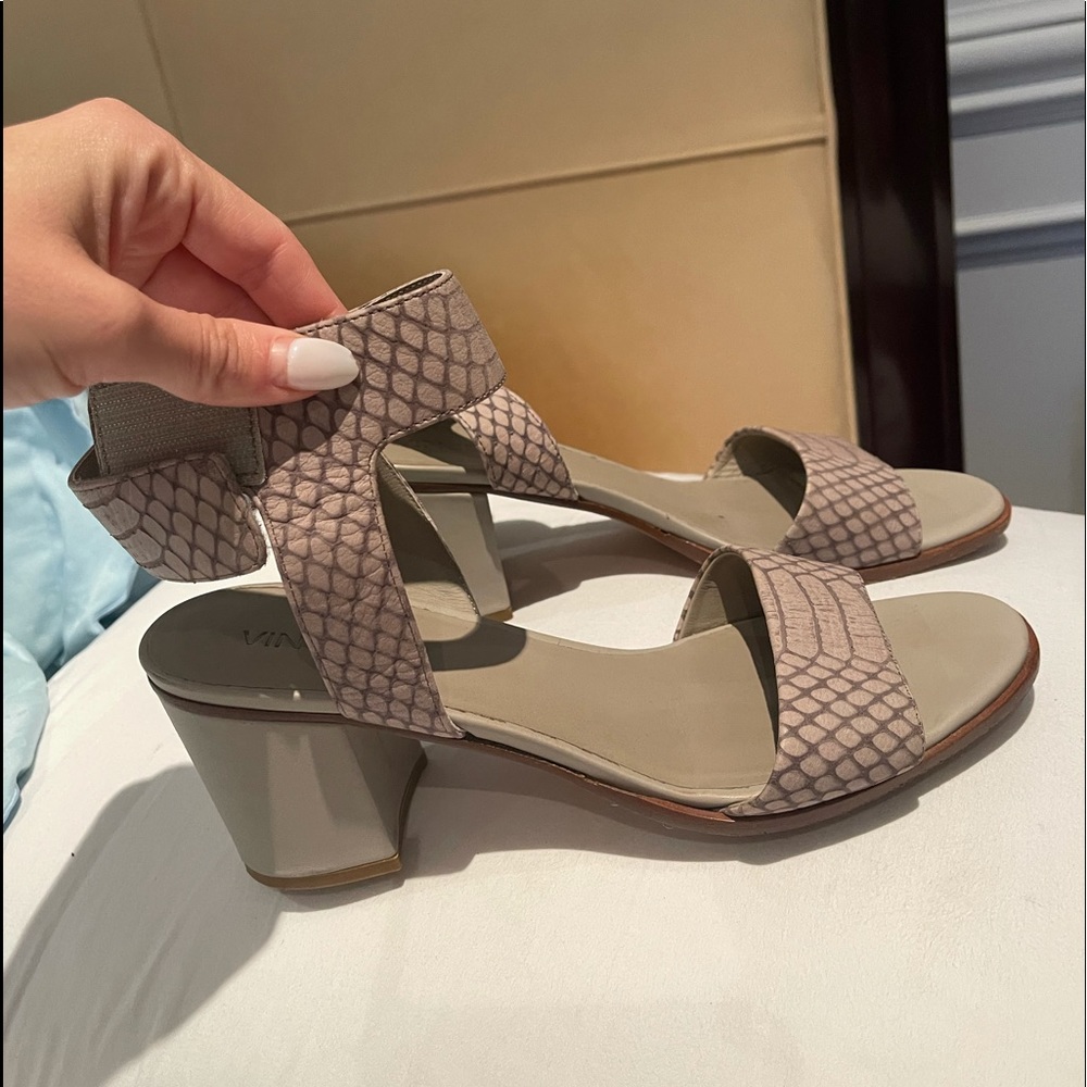 Vince sandals